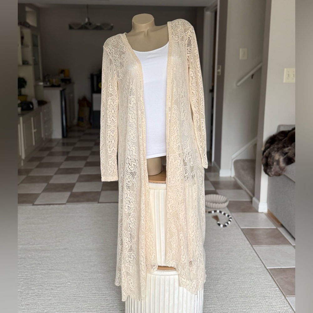 Alter’d Stare Long Floral Lace Duster Cardigan in Light Cream Size: Small